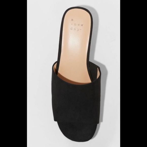 NWT Mule Wedge - Picture 3 of 3